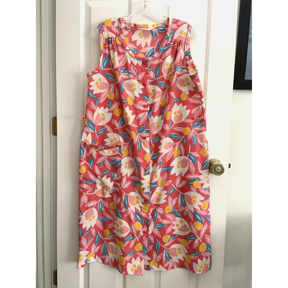 Komar For Leisurely Living Vintage 70s House Dress Coat colorful Snaps w Pocket